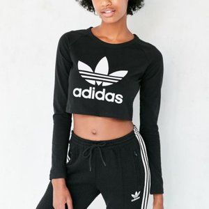 Urban Outfitters / adidas Originals Long-Sleeve Cropped Trefoil Tee (size S)